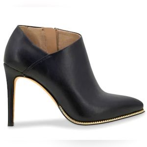 BCBG Hadix Heeled Bootie new in box size 8